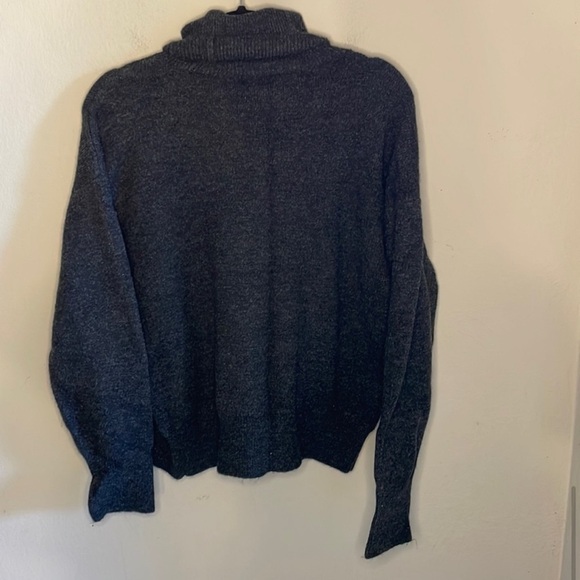 Rare Zara Gray Knit Sweater - Picture 7 of 7